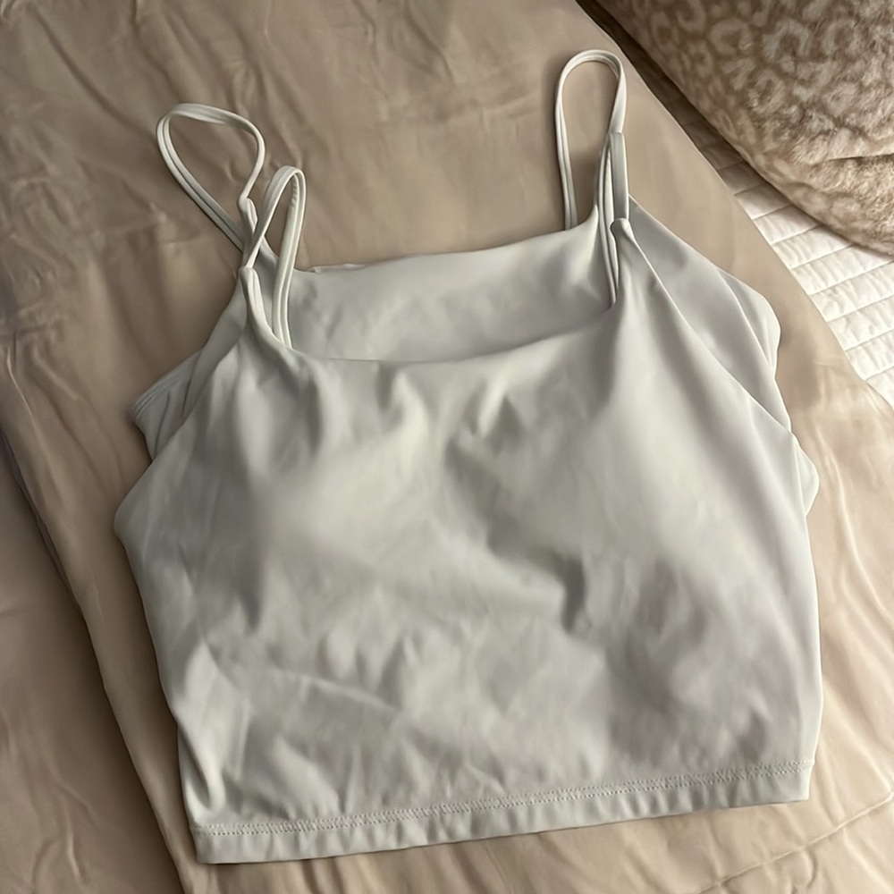 Crop tank tops size large